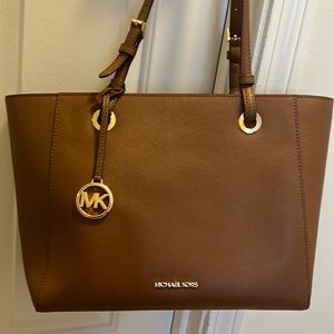 Michael Kors Jet Set Tote